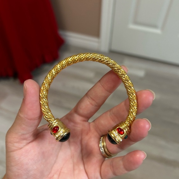 4/$100 vintage 1980 Elegant Gold and Blue Women's Bracelet 7.5 inches 🥰 - Picture 8 of 8